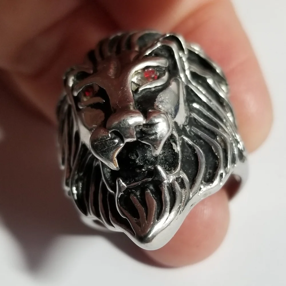 Relisted -lion ring red rhinestone eyes dark silvertone size 11.75   11 3/4 - Picture 3 of 14